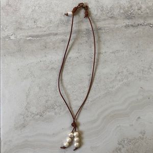 Leather cord pearl necklace